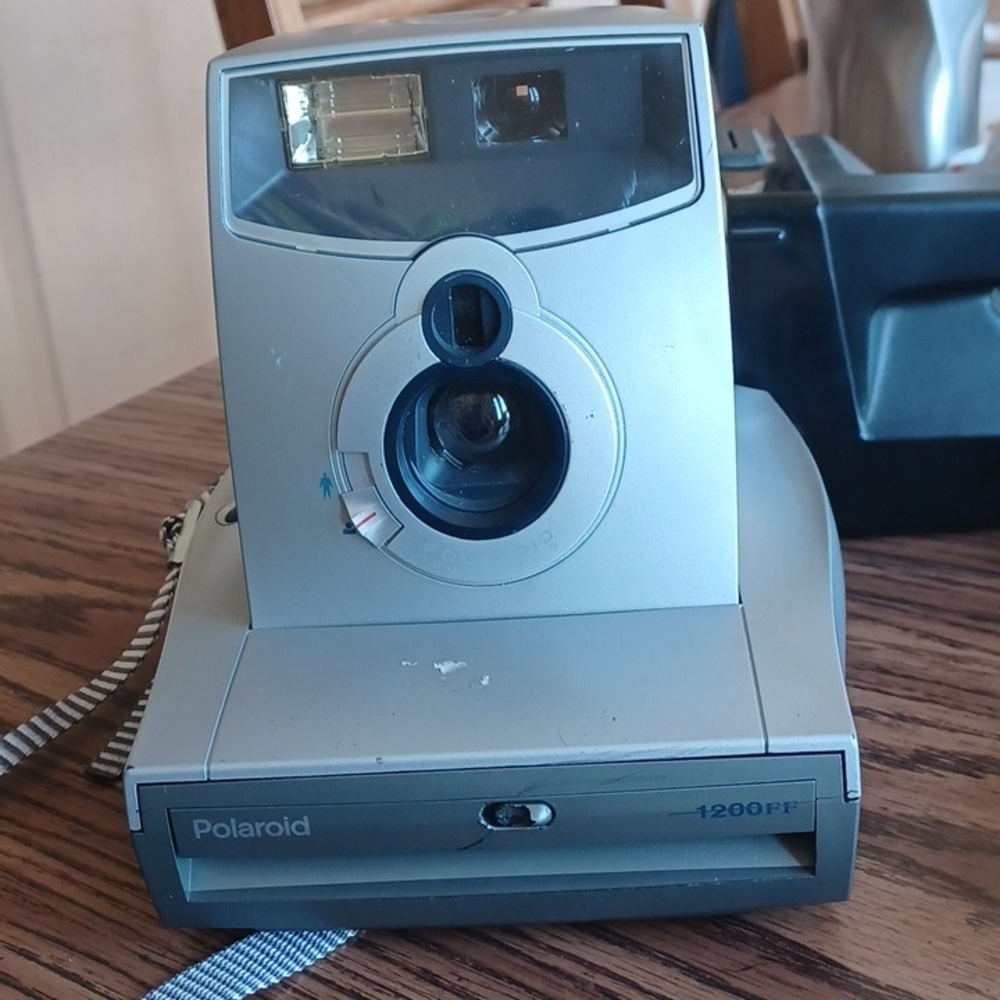 Vintage Polaroid 1200FF Spectra Instant Film Camera with strap